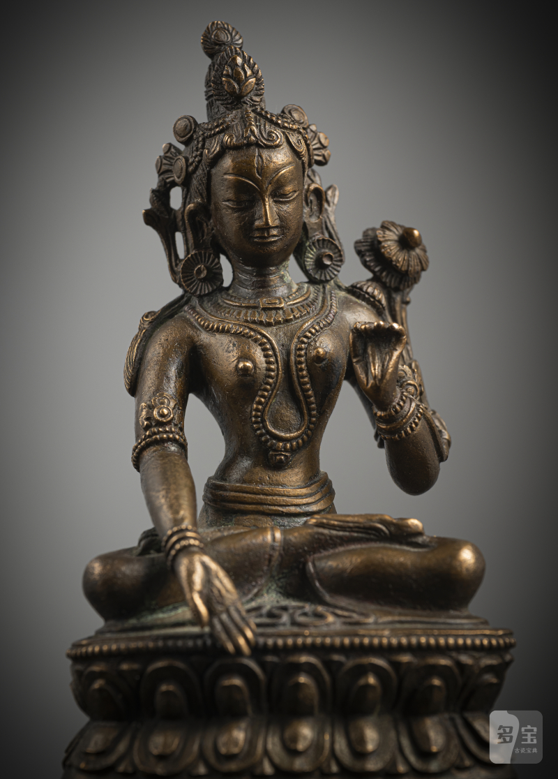 A BRONZE FIGURE OF A TARA - 图3
